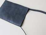 Flat shoulder mini